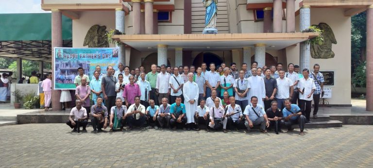 Father’s Day Celebrated at Damra Parish with Holy Mass